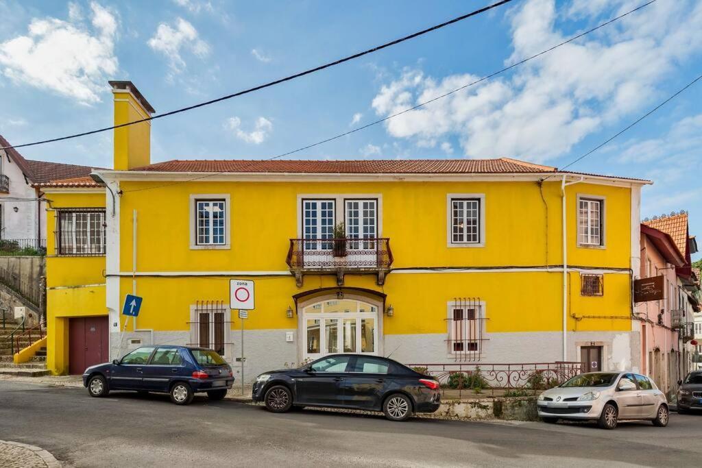 شقة A Casa Amarela De سينترا المظهر الخارجي الصورة
